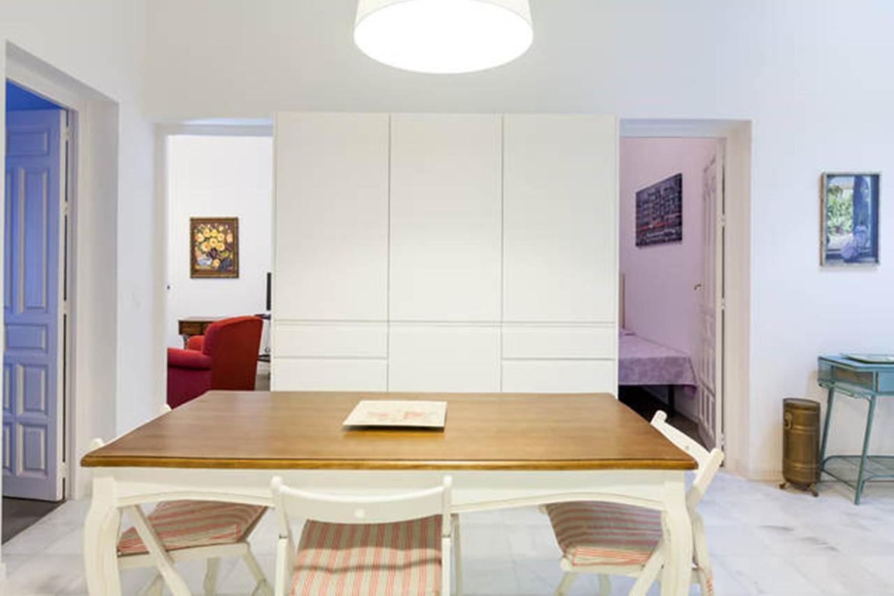 Apartamentos Rg Arenal Sevilla Oda fotoğraf