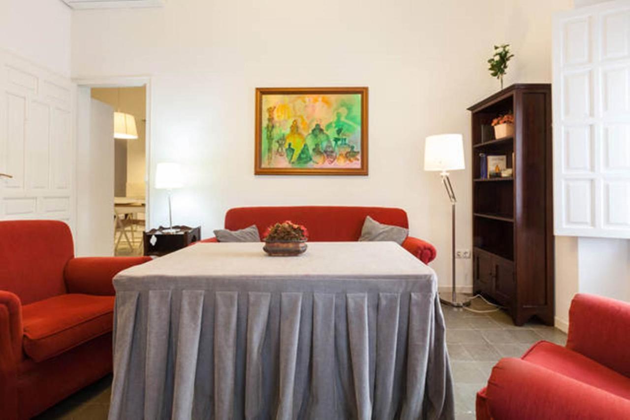 Apartamentos Rg Arenal Sevilla Oda fotoğraf