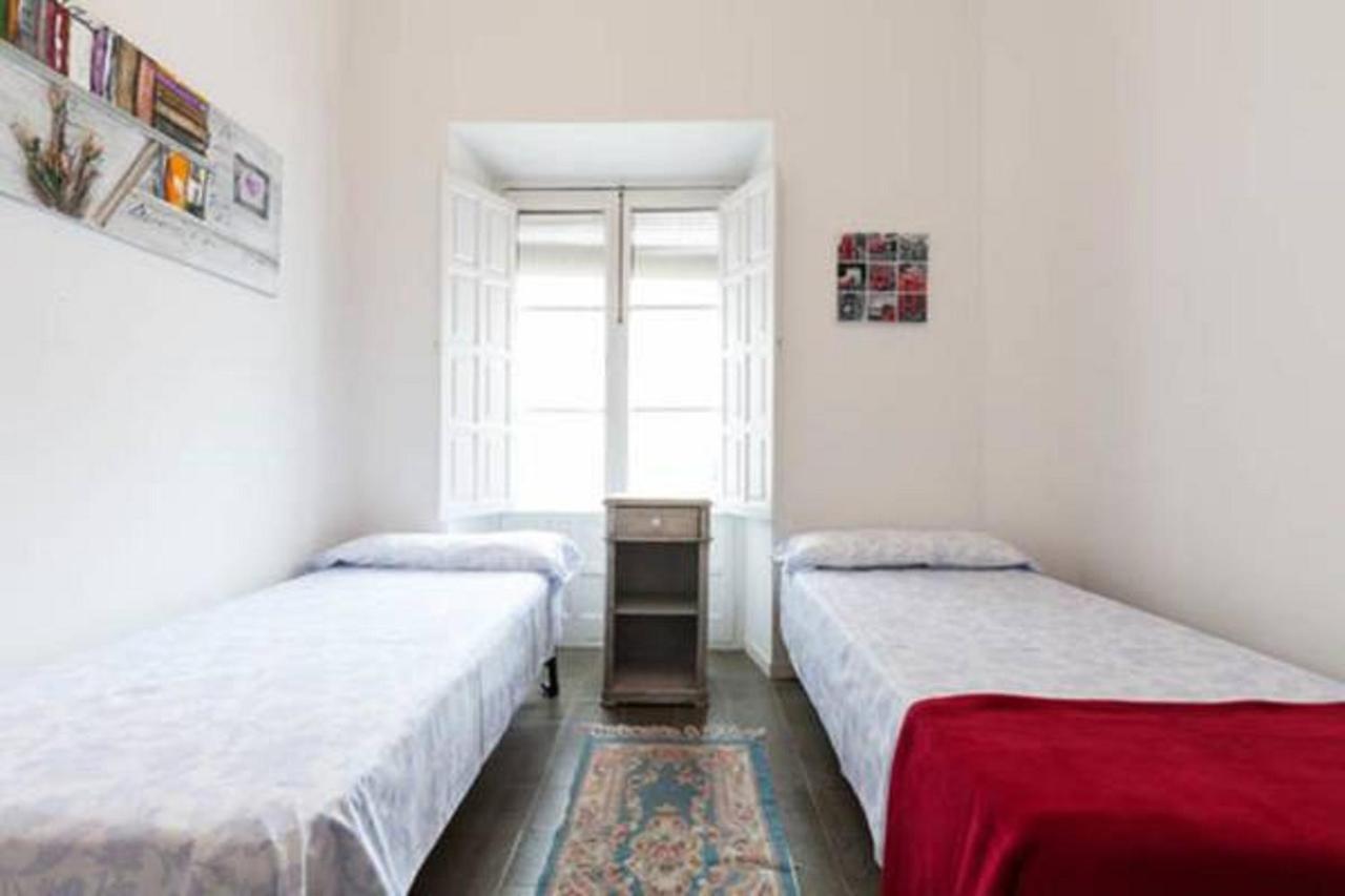 Apartamentos Rg Arenal Sevilla Oda fotoğraf