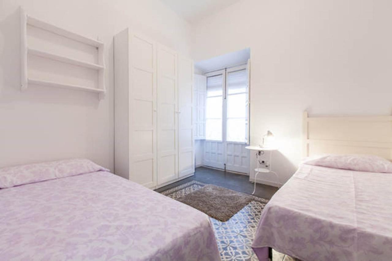Apartamentos Rg Arenal Sevilla Oda fotoğraf