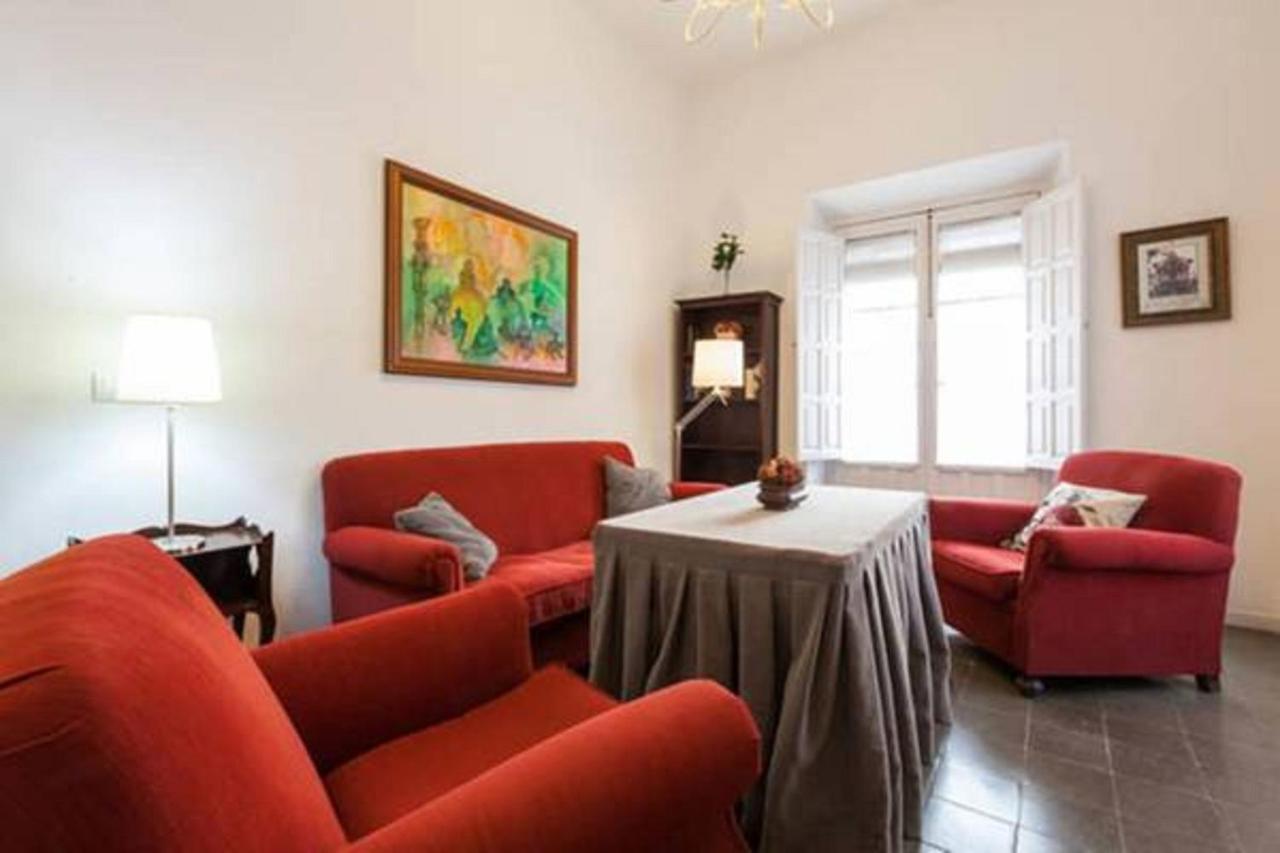 Apartamentos Rg Arenal Sevilla Oda fotoğraf