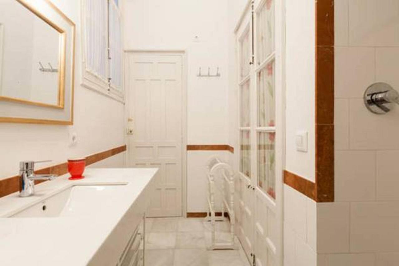Apartamentos Rg Arenal Sevilla Oda fotoğraf